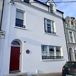 2 Bed With Harbour Views 3