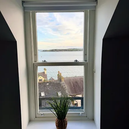 2 Bed With Harbour Views 3 Appartamento An Cóbh