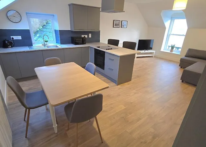 Apartment 2 Bed With Harbour Views 3 *