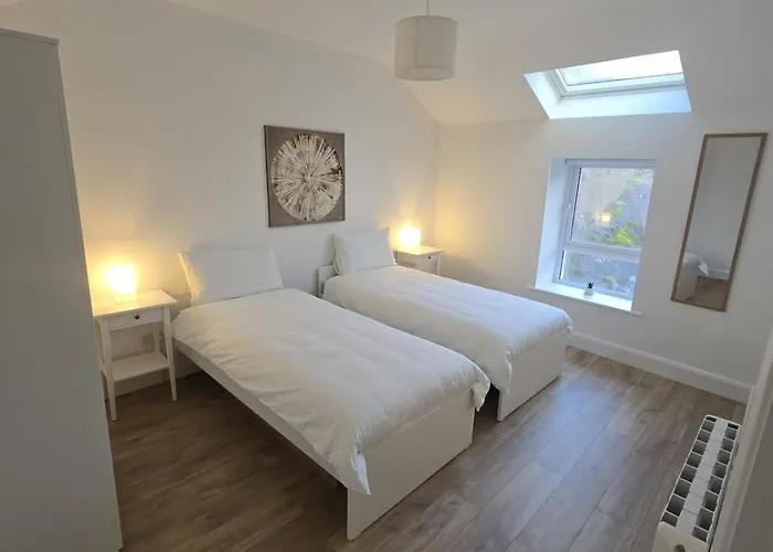 2 Bed With Harbour Views 3 Apartment *