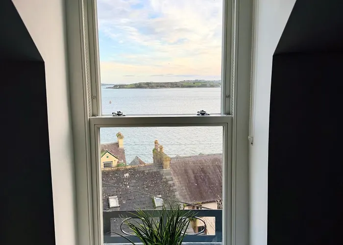 2 Bed With Harbour Views 3 Appartamento An Cóbh