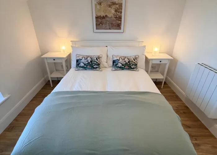 2 Bed With Harbour Views 3