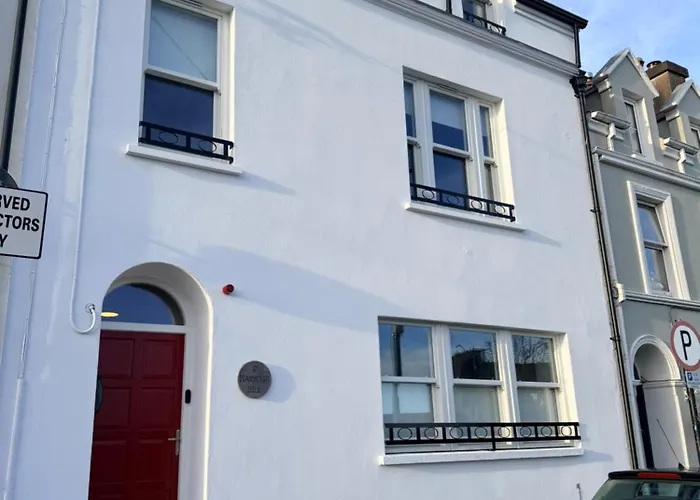 2 Bed With Harbour Views 3